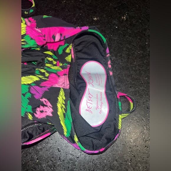 NEW BETSEY JOHNSON BRIGHT FLORAL ONE PIECE SWIMSUIT SZ XL - Picture 10 of 12